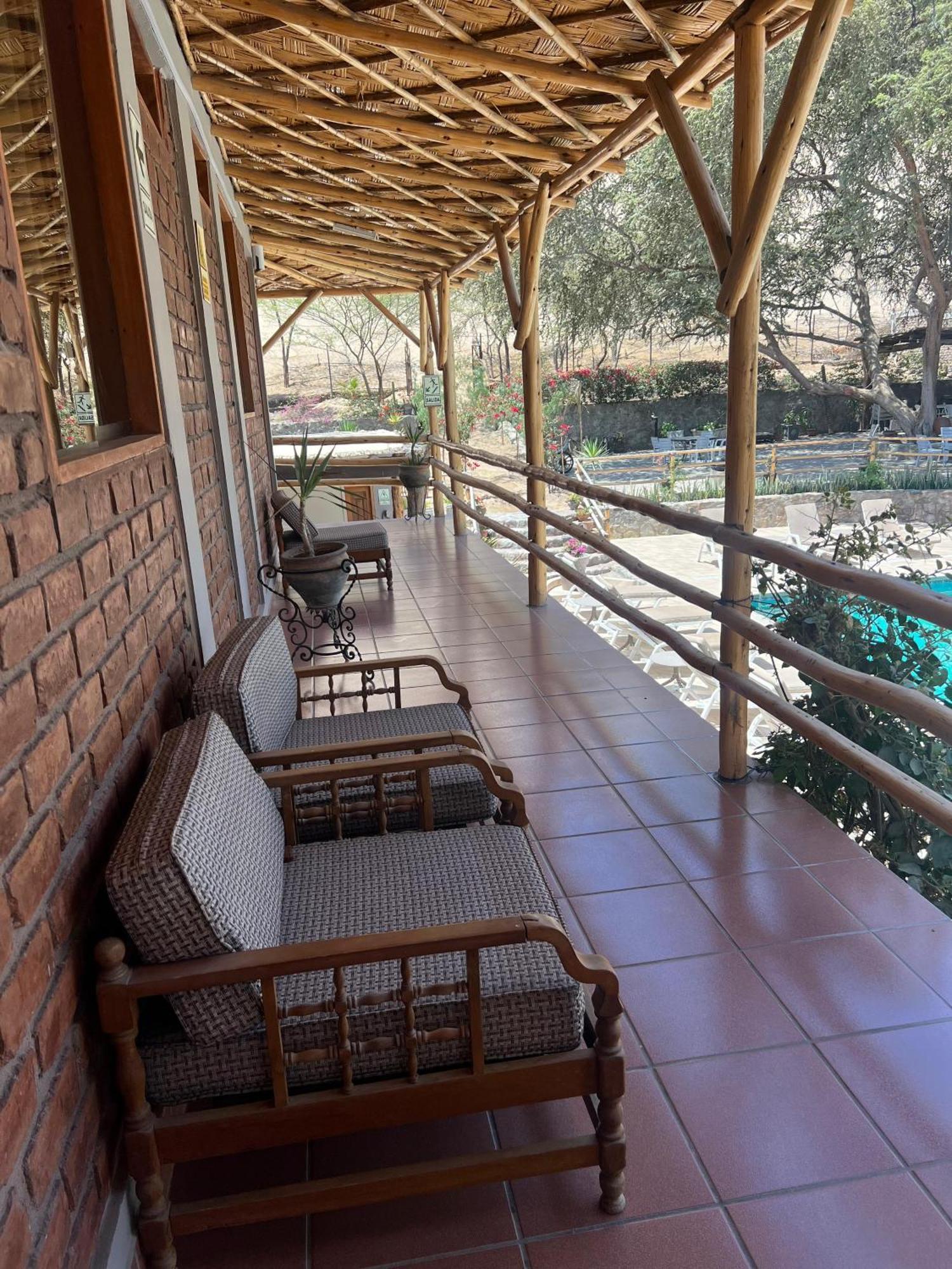 El Huacachinero Hotel