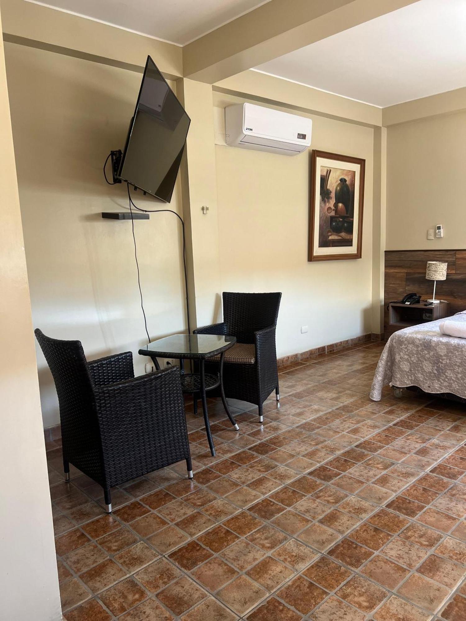 El Huacachinero Hotel 3*