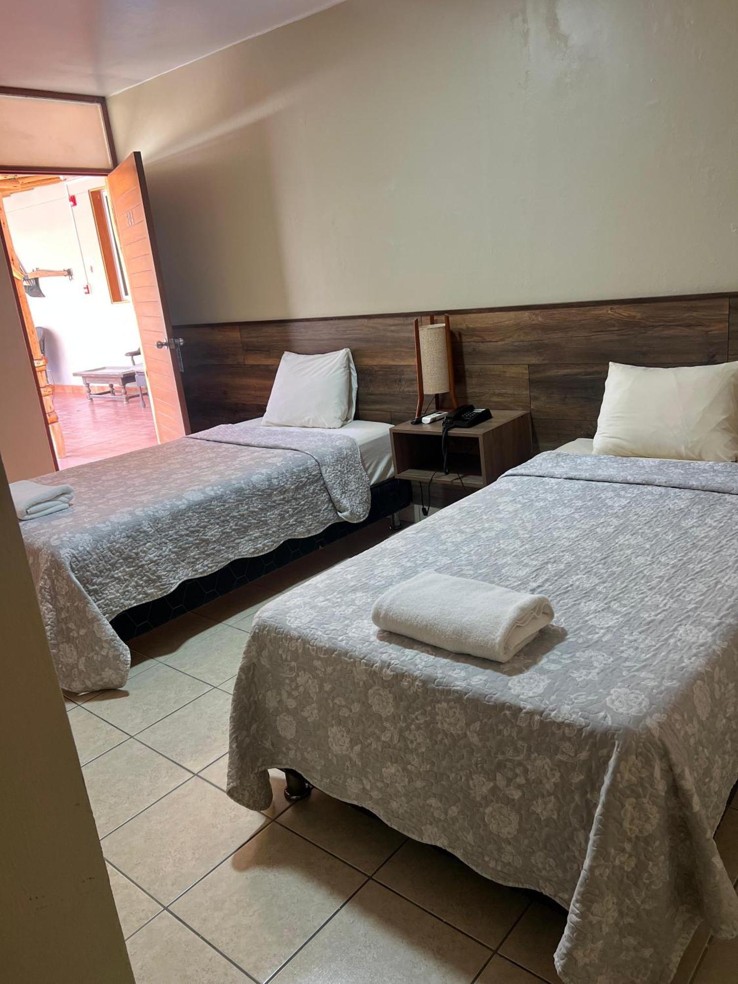 El Huacachinero Hotel